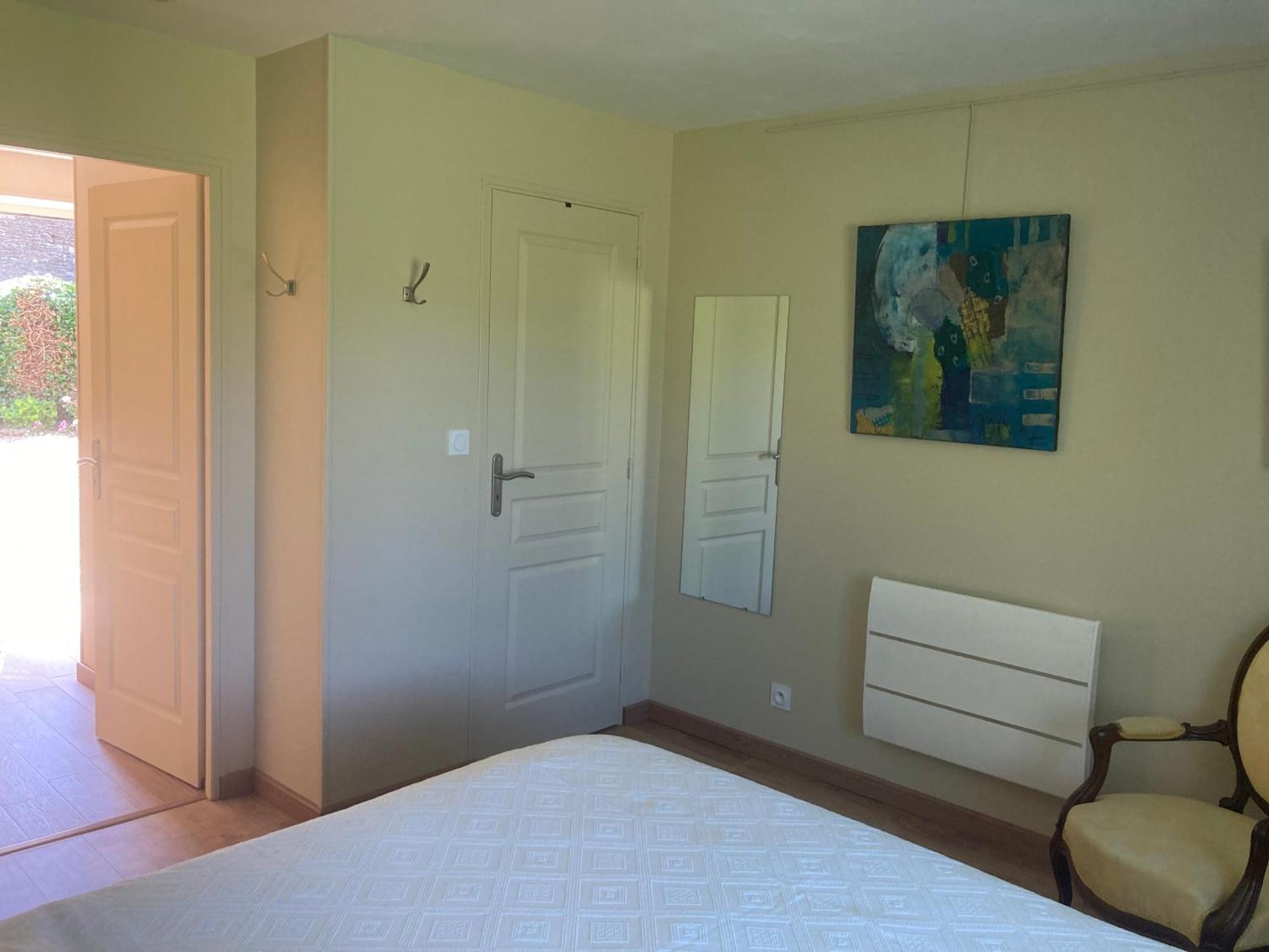 Chez Anne - Chambre Avec Salle De Bain Privative Menetou-Couture Exterior photo